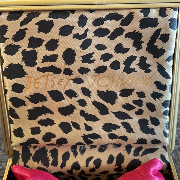 🪀Betsy Johnson watch🪀 - Picture 3 of 10